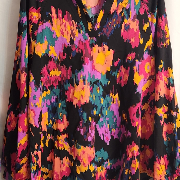 SHEIN Colorful Abstract Blouses - Picture 3 of 3